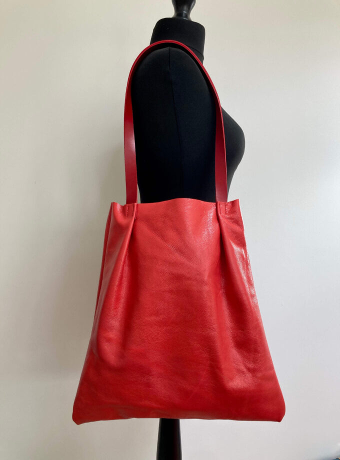 Coral-pink-leather-shoulder-tote-bag-red-leather-strap-minimalist-style-moco-front-view
